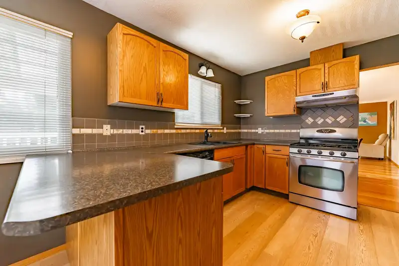 10216 142A STREET - photo 4 of 32