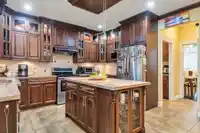10163 177A STREET - thumbnail 5