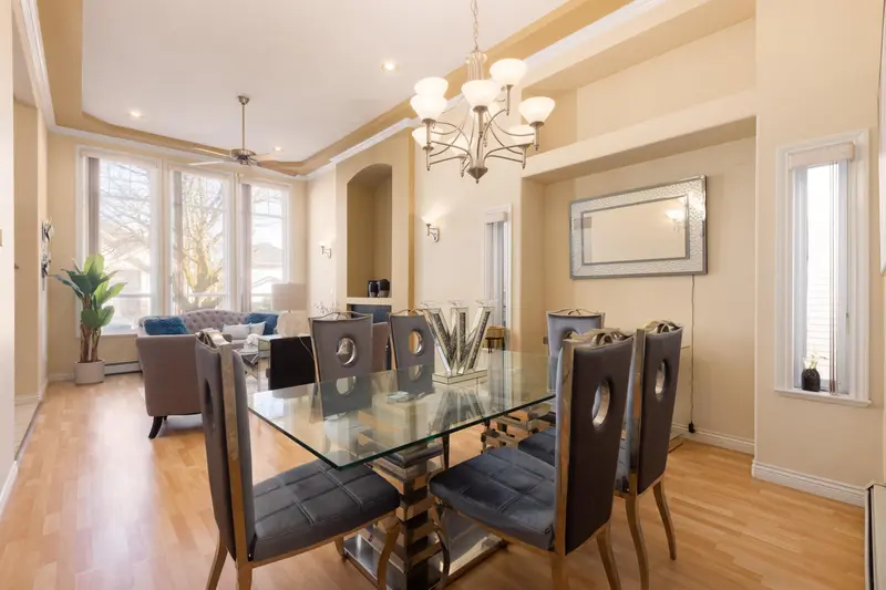 6761 145A STREET - photo 3 of 25