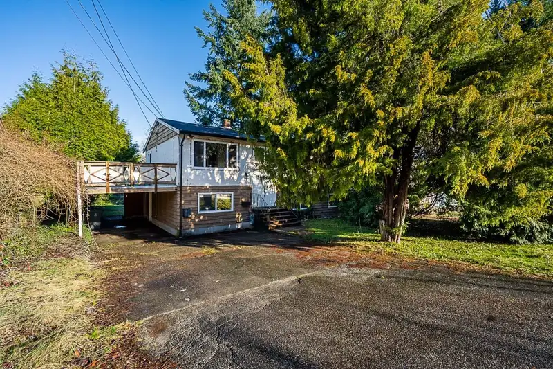 14735 107A AVENUE - photo 3 of 40
