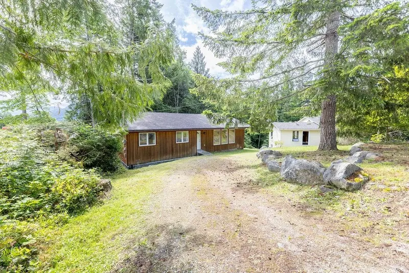 4561 SINCLAIR BAY ROAD - photo 1 of 25