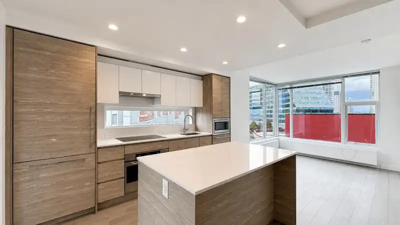 404 13655 FRASER HIGHWAY - photo 3 of 26