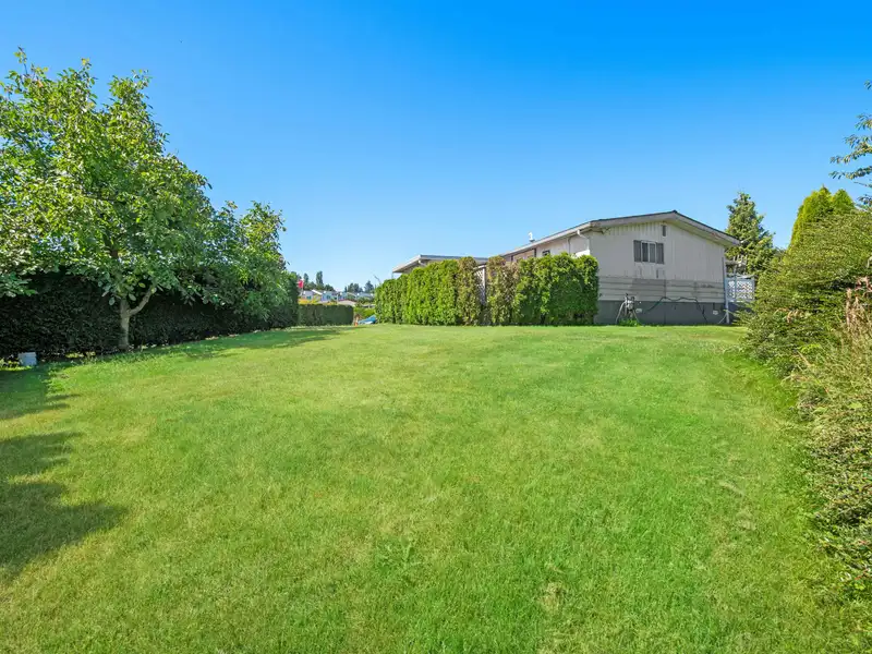 39 8254 134 STREET - photo 3 of 26