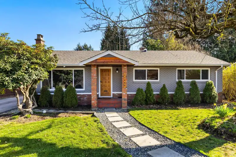 11082 146 STREET - photo 2 of 31