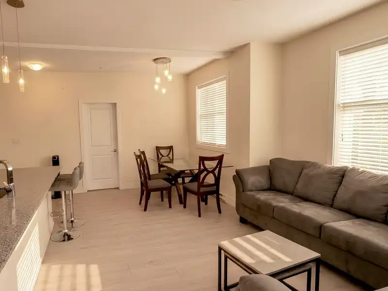 122 15956 86A AVENUE - photo 3 of 13