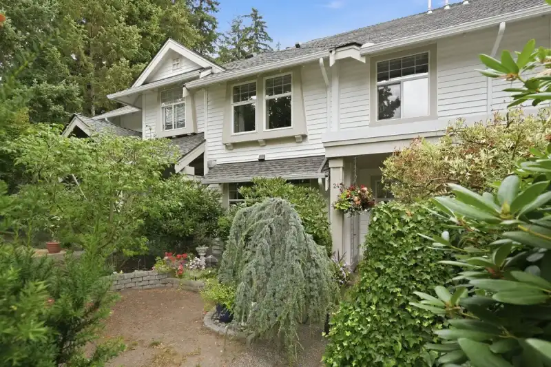 24 15037 58 AVENUE - photo 1 of 25