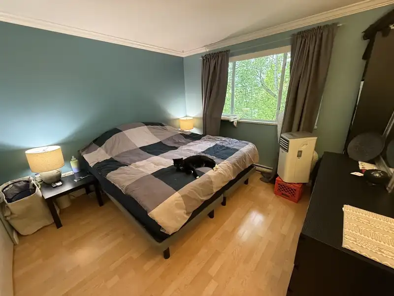 407 10533 UNIVERSITY DRIVE - photo 3 of 10