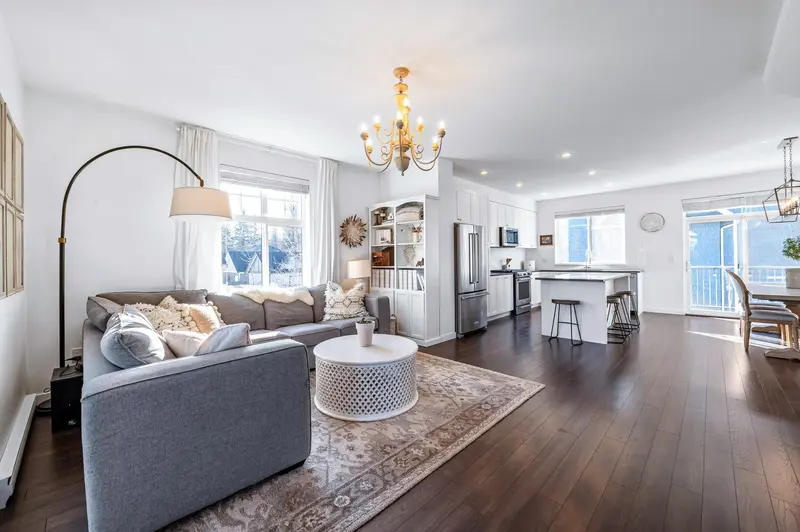 4 127 172 STREET - photo 1 of 24