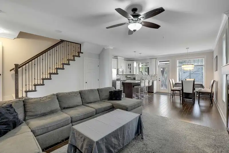 14148 60A AVENUE - photo 4 of 34