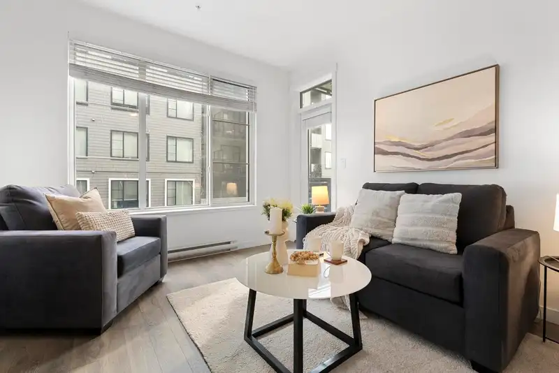 208 15815 85 AVENUE - photo 2 of 34