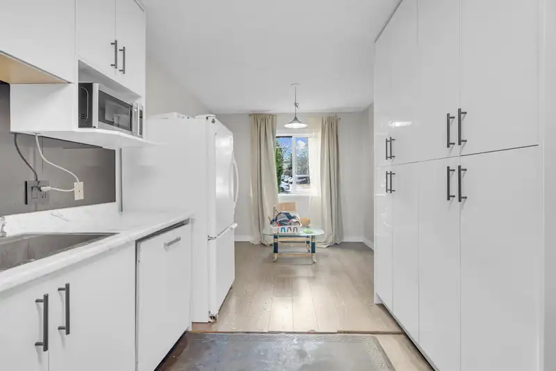 13335 70B AVENUE - photo 2 of 10