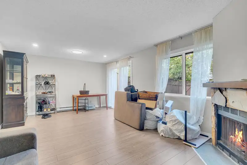 13335 70B AVENUE - photo 3 of 10