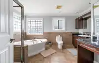 8438 171A STREET - thumbnail 13
