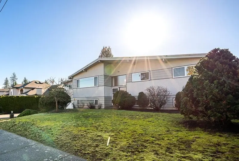 16530 108 AVENUE - photo 2 of 25