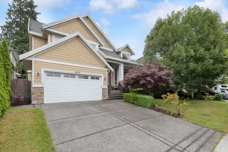 14777 57 AVENUE - photo 2 of 30