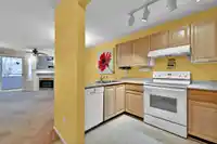 211 5955 177B STREET - thumbnail 2