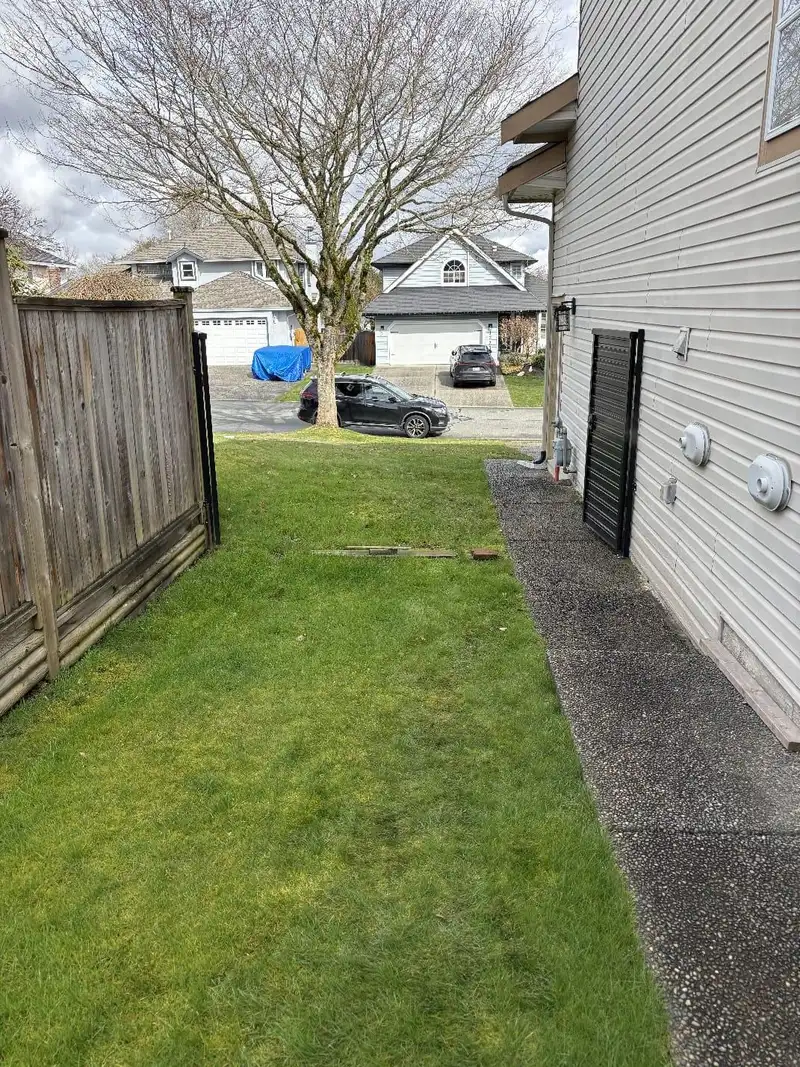 12236 67A AVENUE - photo 4 of 40