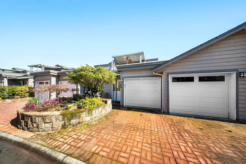 20 323 GOVERNORS COURT - photo 2 of 25