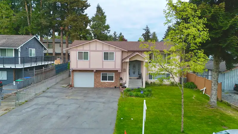 9298 CINNAMON DRIVE - photo 1 of 32
