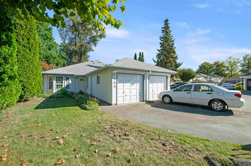 133 12233 92 AVENUE - photo 2 of 24
