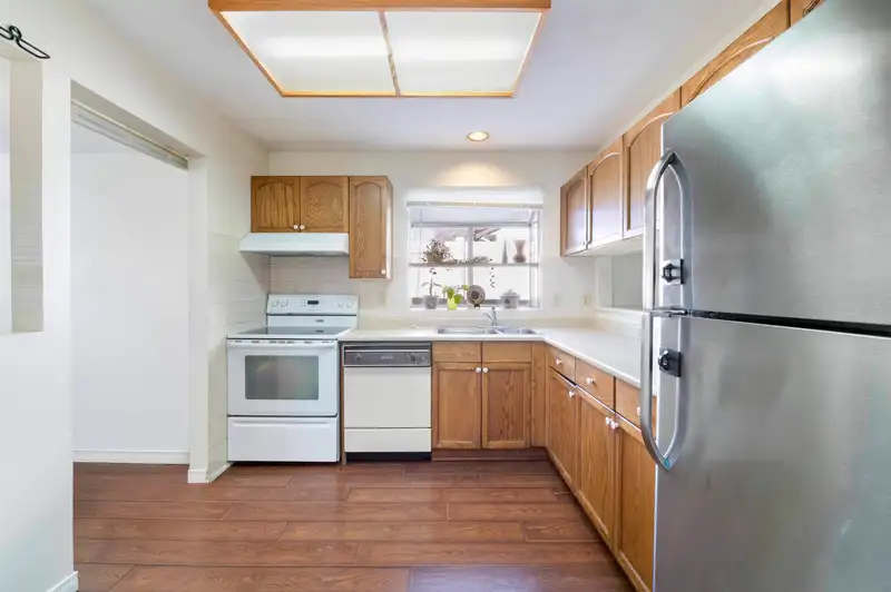133 12233 92 AVENUE - photo 3 of 24