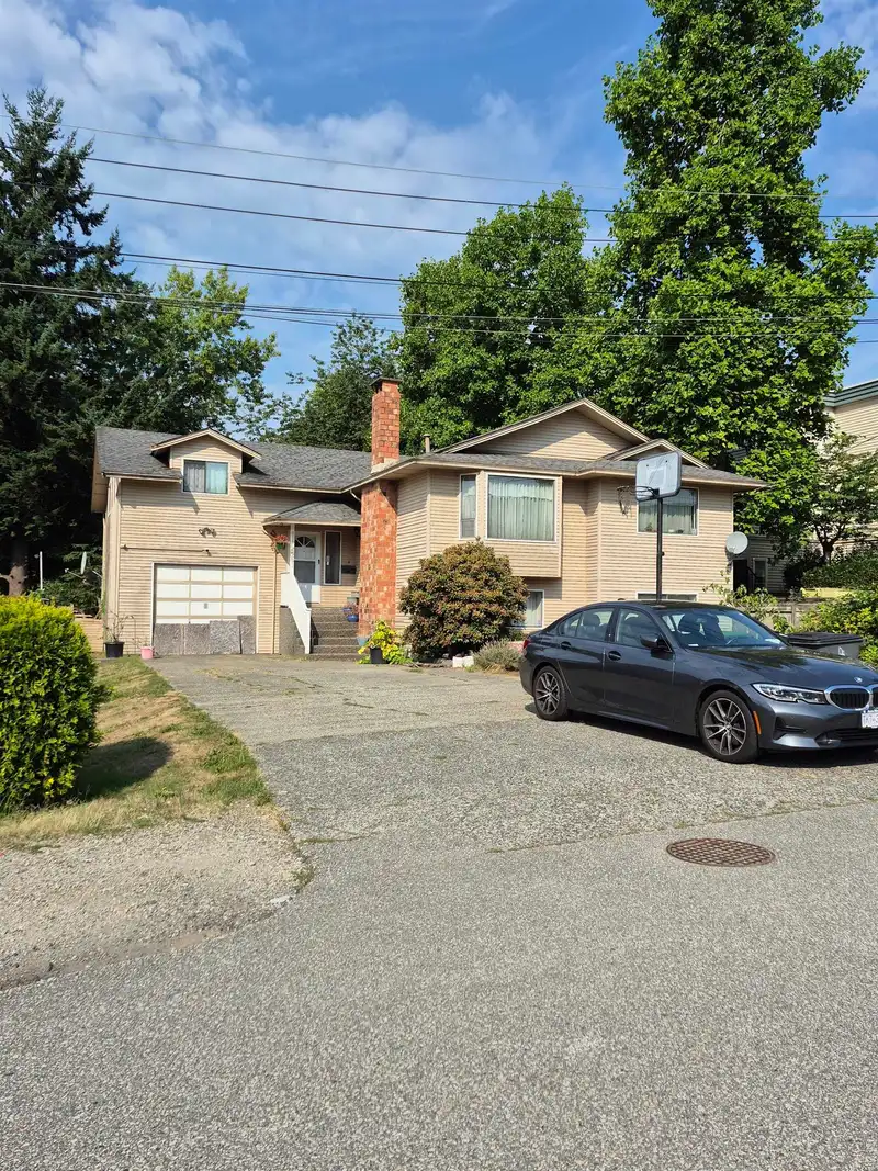 10661 138A STREET - photo 1 of 1