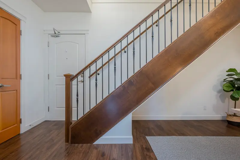 592 8288 207A STREET - photo 3 of 25