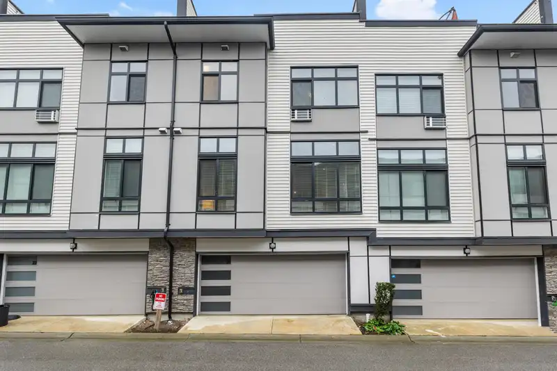 21 14057 60A AVENUE - photo 4 of 40
