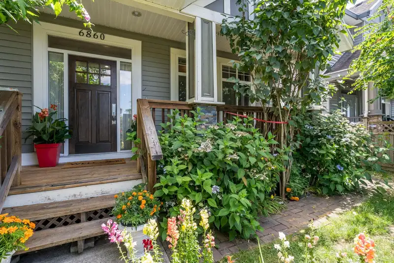 6860 192 STREET - photo 2 of 37