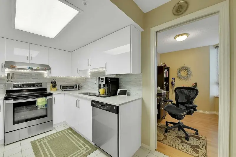 1408 10082 148 STREET - photo 3 of 25