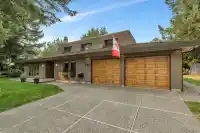 5763 146A STREET - thumbnail 4
