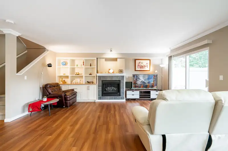 87 12040 68 AVENUE - photo 3 of 36