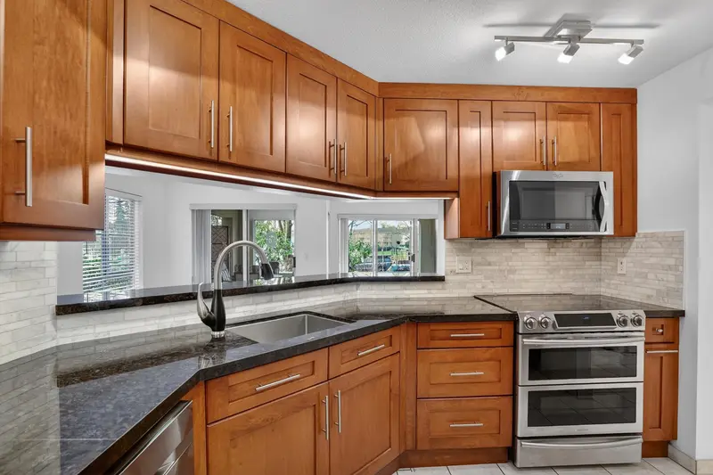 105 20110 MICHAUD CRESCENT - photo 4 of 25