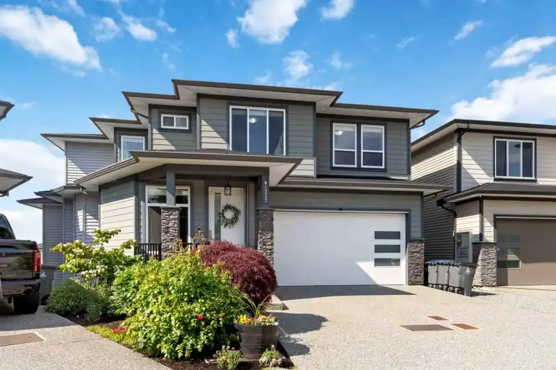 14557 61 AVENUE - photo 1 of 40