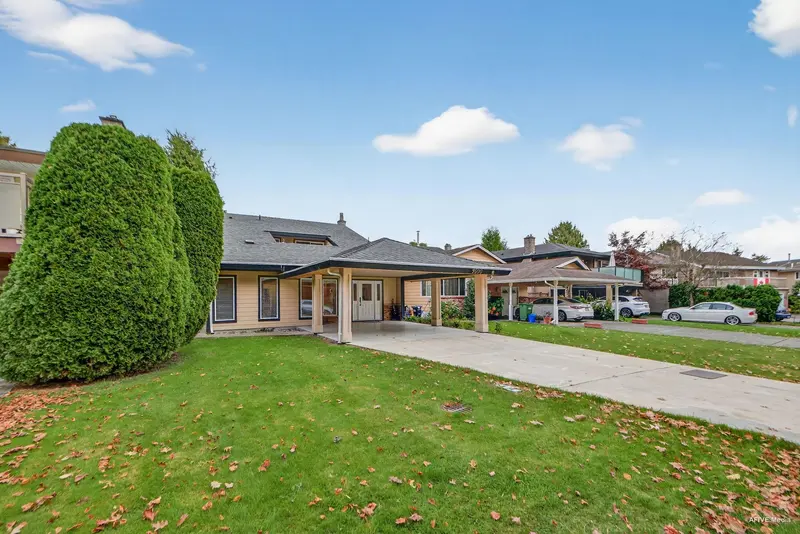 9500 PARKSVILLE DRIVE - photo 2 of 25