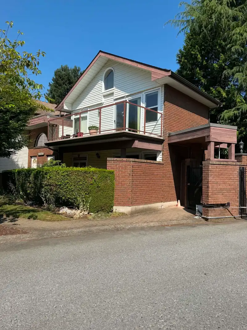 101 13858 102 AVENUE - photo 4 of 23