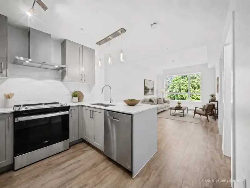 306 6338 KING GEORGE BOULEVARD - photo 1 of 37