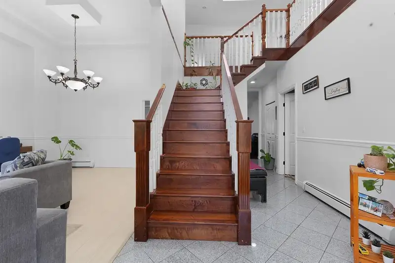 9928 116 STREET - photo 3 of 26