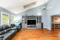 15668 102B AVENUE - thumbnail 4