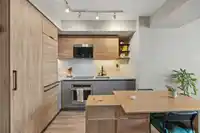 911 10448 UNIVERSITY DRIVE - thumbnail 3