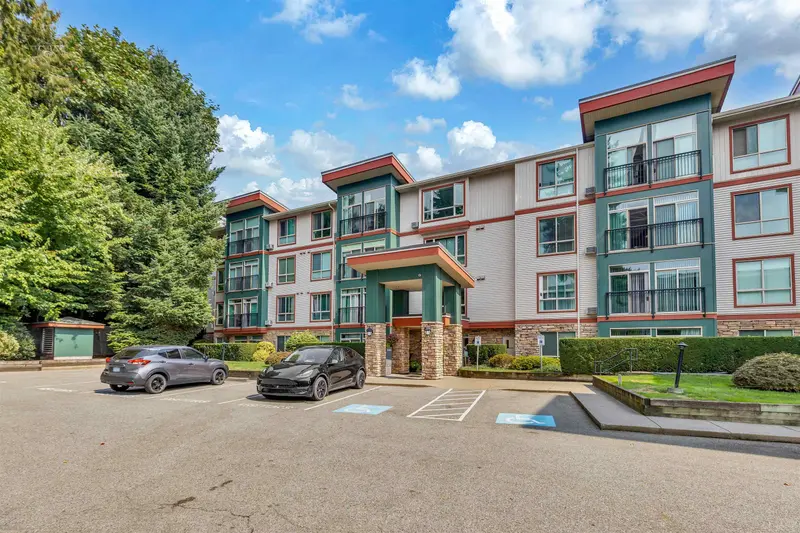 312 33485 SOUTH FRASER WAY - photo 2 of 25