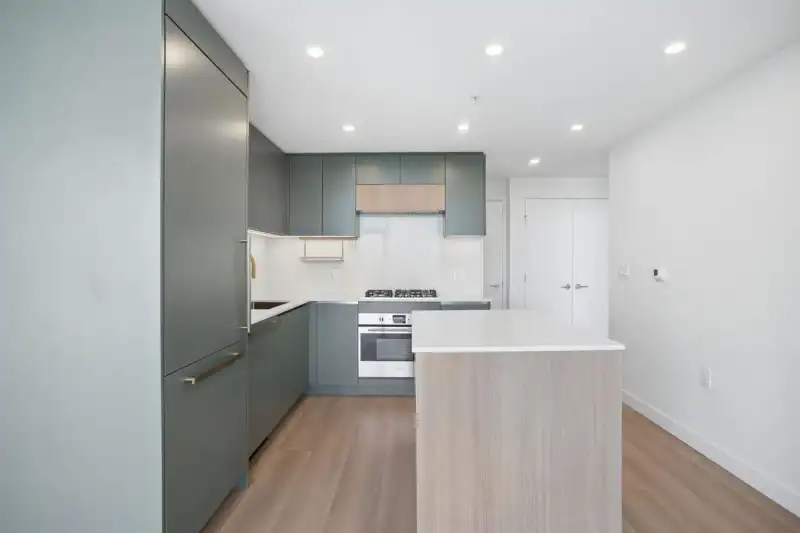 309 13573 98A AVENUE - photo 2 of 9