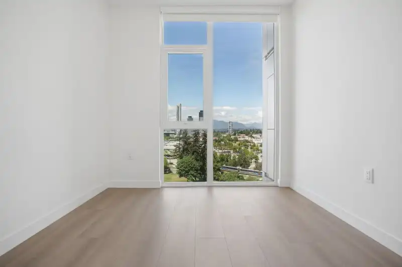 309 13573 98A AVENUE - photo 4 of 9