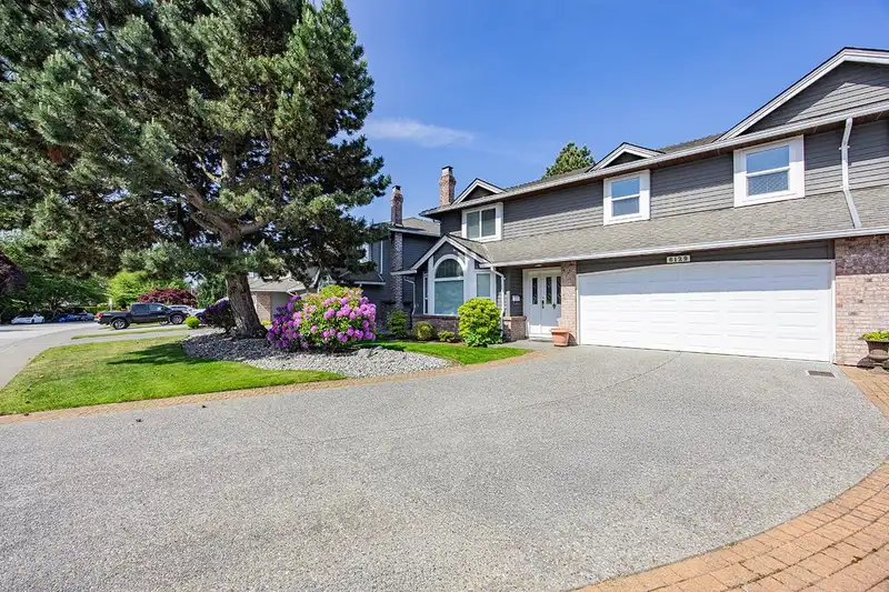 6129 W BOUNDARY DRIVE - photo 2 of 21
