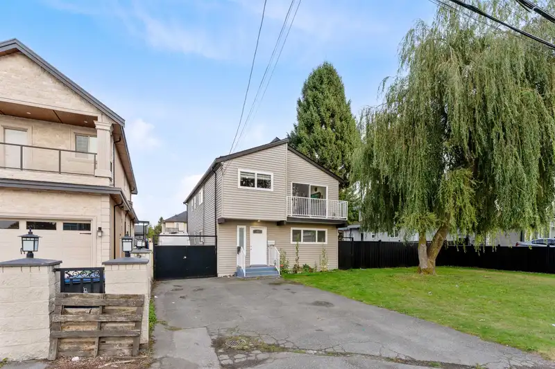 9782 123 STREET - photo 2 of 24