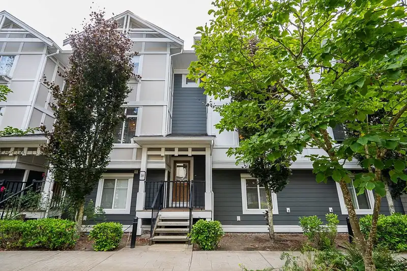 30 8433 164 STREET - photo 2 of 38