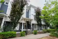 30 8433 164 STREET - thumbnail 3