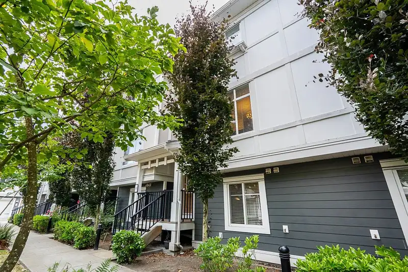 30 8433 164 STREET - photo 4 of 38