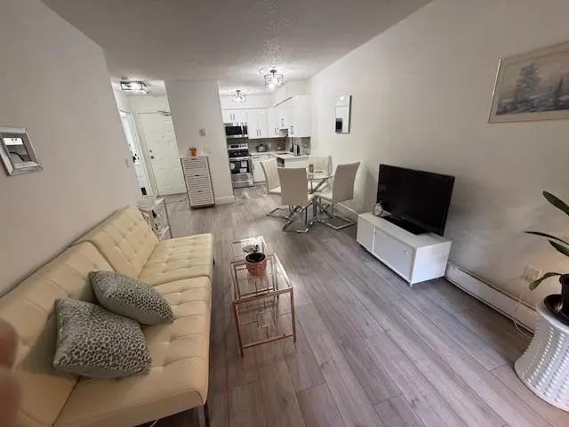 205 1948 COQUITLAM AVENUE - photo 3 of 15