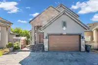 9092 141B STREET - thumbnail 1